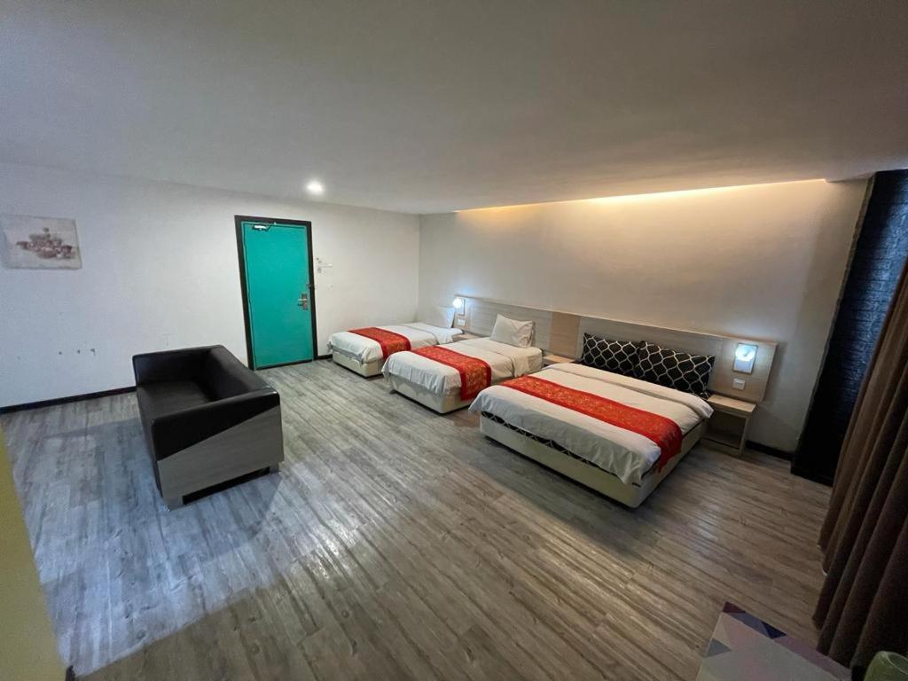 N&L Hotel 쿠알라트렝가누 외부 사진