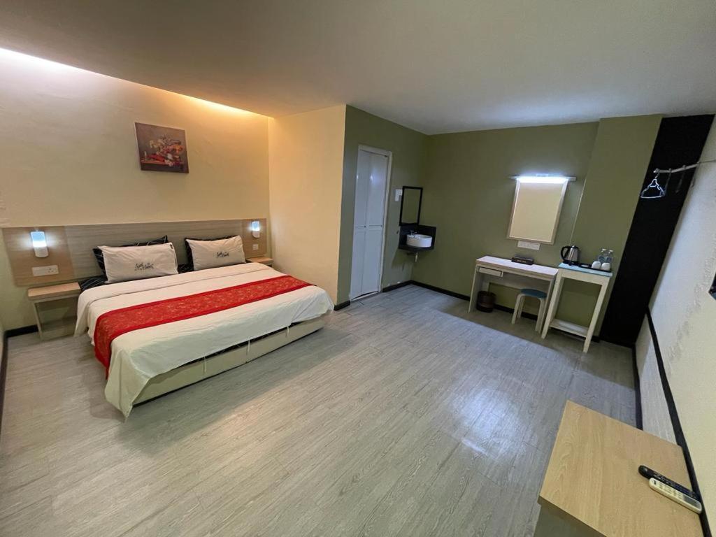 N&L Hotel 쿠알라트렝가누 외부 사진