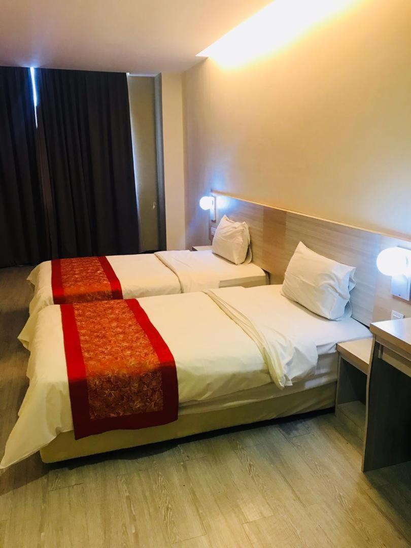 N&L Hotel 쿠알라트렝가누 외부 사진